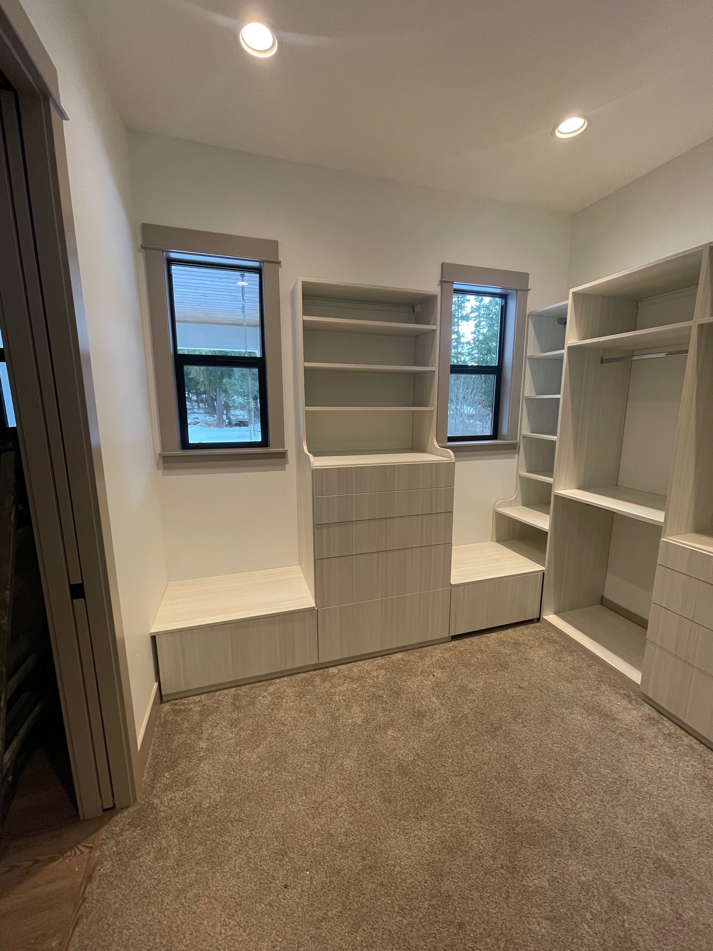 Master Closet in Cle Elum — CM-022