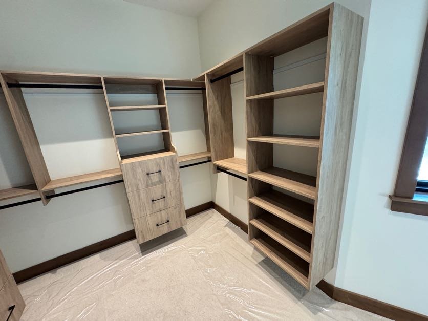 Master Closet in Cle Elum — Closet Maestro project CM-162