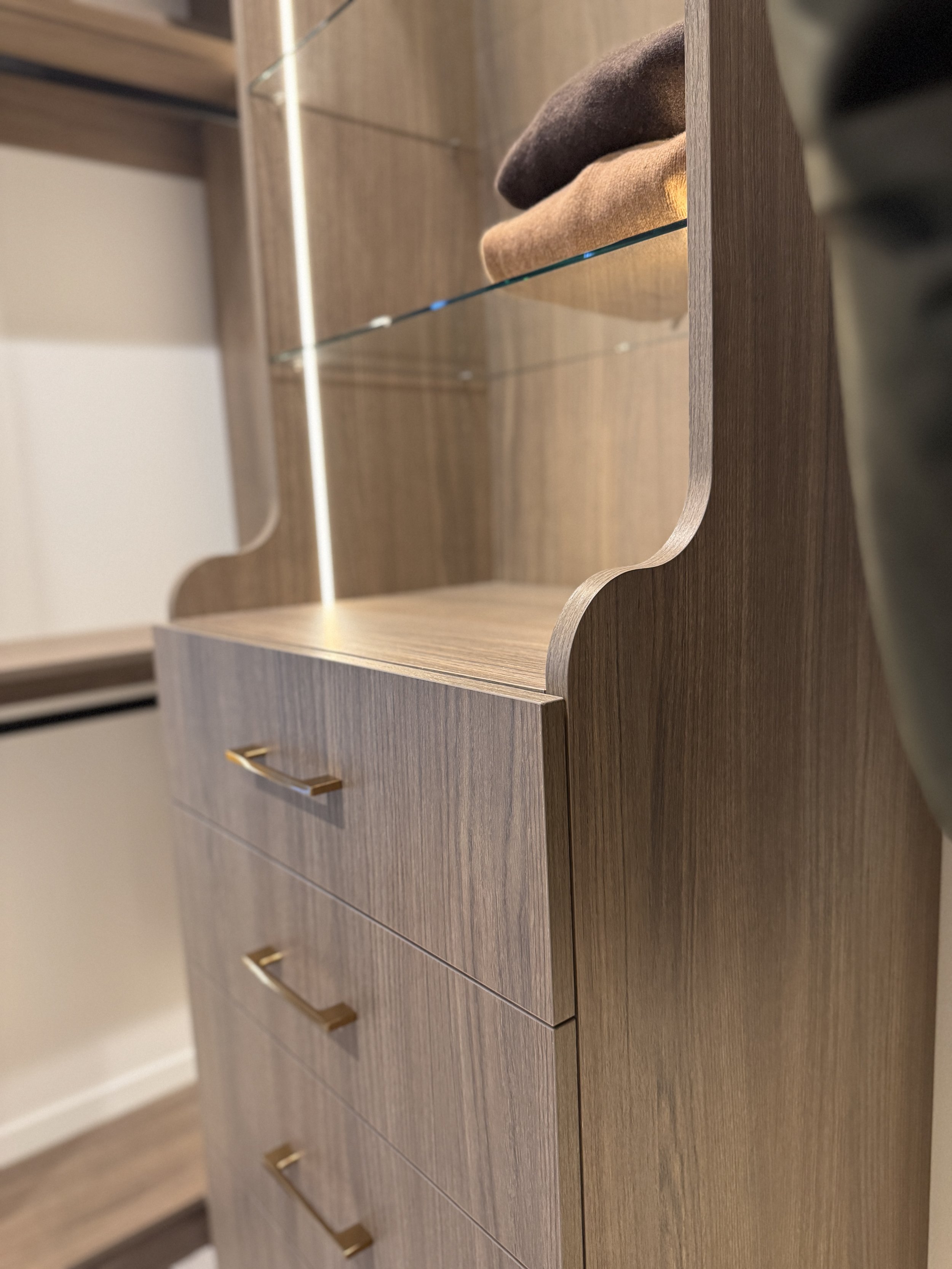 Master Closet in Tumble Creek — Closet Maestro project CM-127