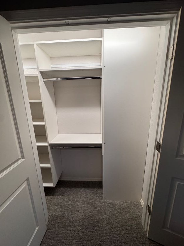 Walk-In Closet in Yakima — CM-081