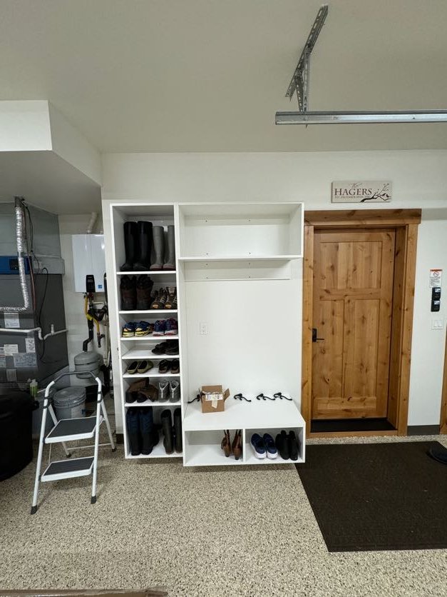Entryway in Tumble Creek — CM-101